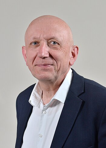 Profile photo of Dr. Holger Backhaus-Maul