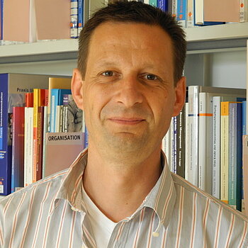 Profile photo of Dr. Peter Bleses
