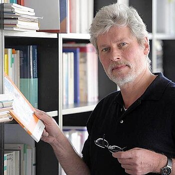 Prof. Dr. Günter Warsewa Profile photo of Prof. Dr. Günter Warsewa