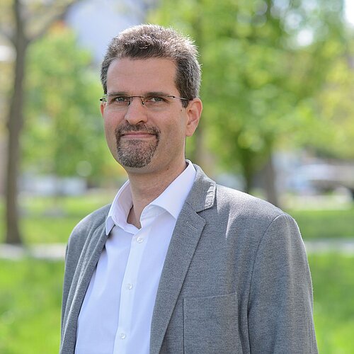 Prof. Dr. Oliver Arránz Becker Profile photo of Prof. Dr. Oliver Arránz Becker