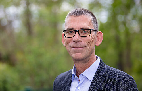 Prof. Dr. Oliver Razum Profile photo of Prof. Dr. Oliver Razum