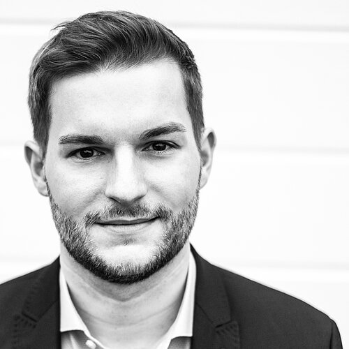 Prof. Dr. Simon Kühne Profile photo of Prof. Dr. Simon Kühne