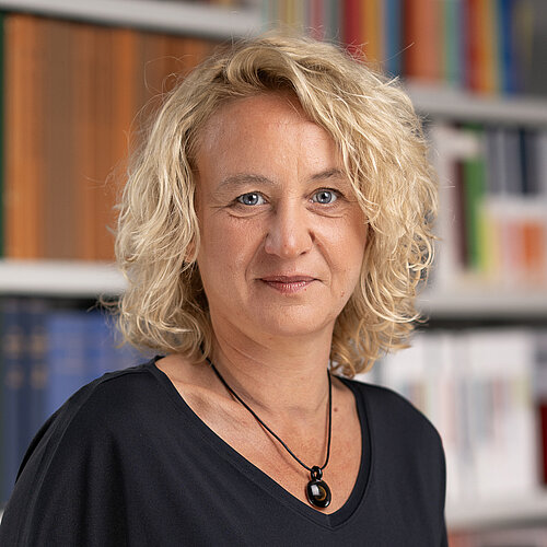 Dr. Natalie Grimm Dr. Natalie Grimm